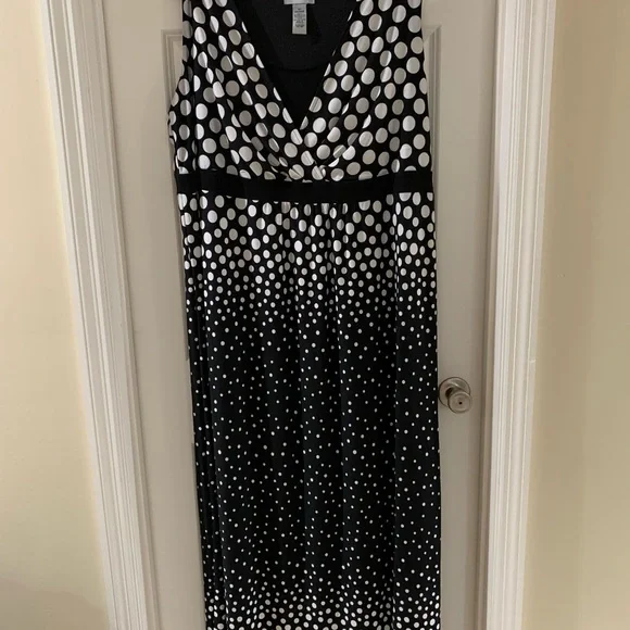 Catherines Black and White Sleeveless Maxi Dress - Picture 1 of 2